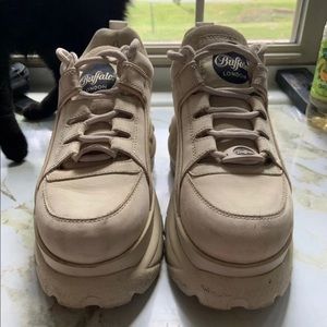 Buffalo London Platform shoes